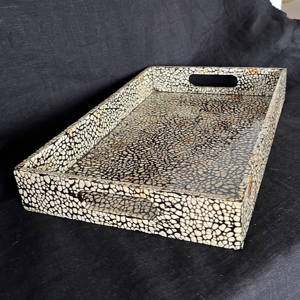 Inlaid Giraffe Pattern Handled Tray Black Cream Tan - Picture 4 of 8